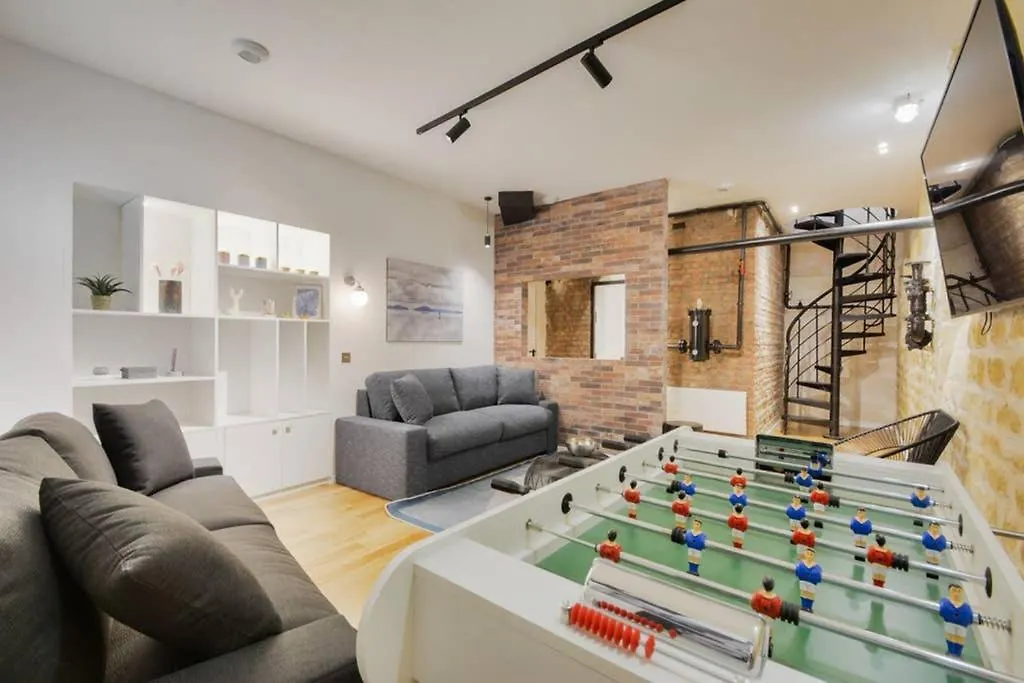 Apartment Amazing 10bed In The Heart Of Le Marais And Suprises... Paris