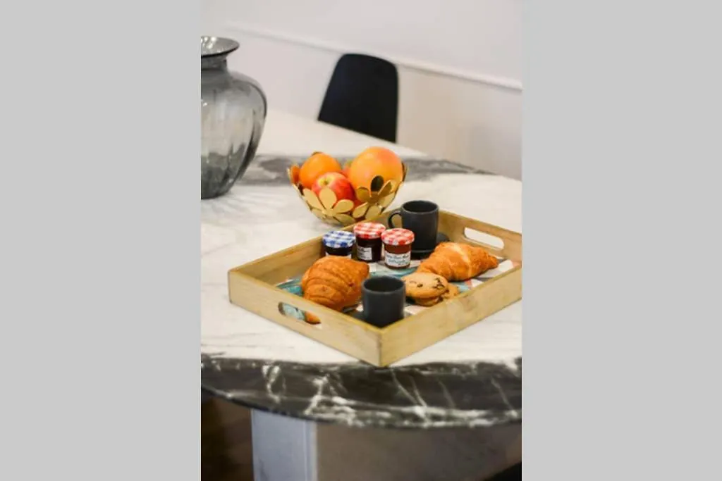 Amazing 10bed In The Heart Of Le Marais And Suprises... *